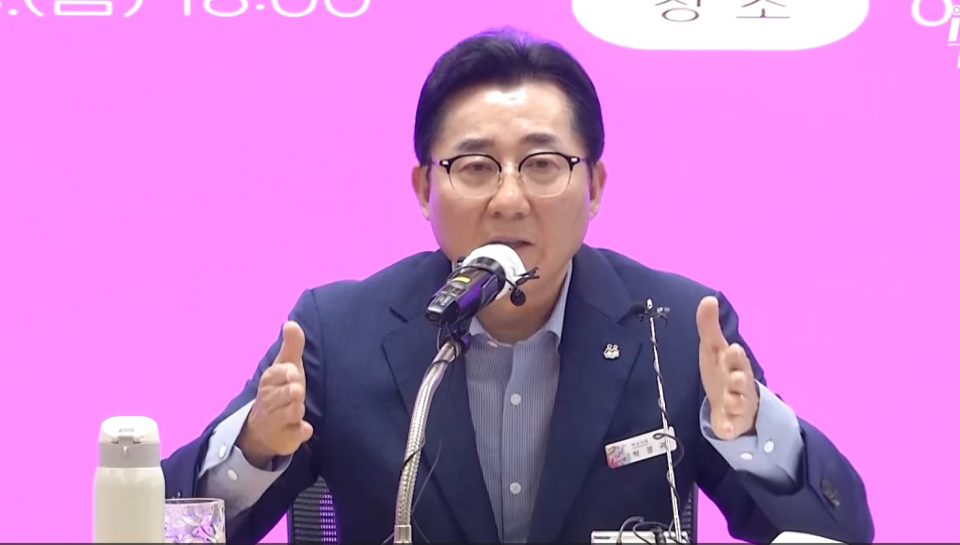 박경귀 아산시장, '특보 특혜 의혹’ 민주당 시의원들 발언에 조목조목 반박