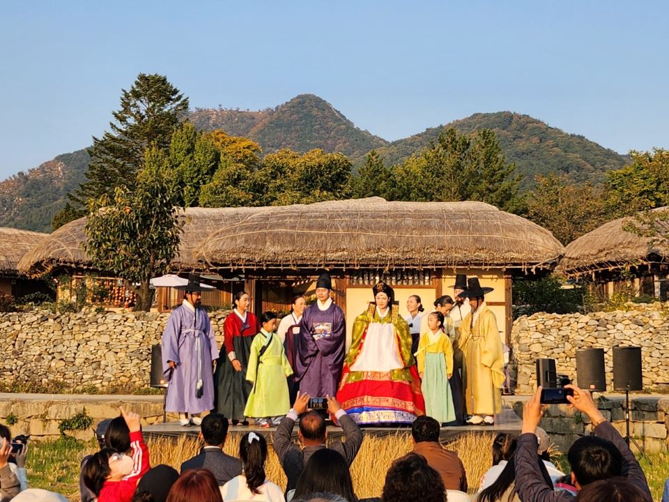 올해로 23회를 맞는 '외암민속마을 짚풀문화제'오는 11일 개막